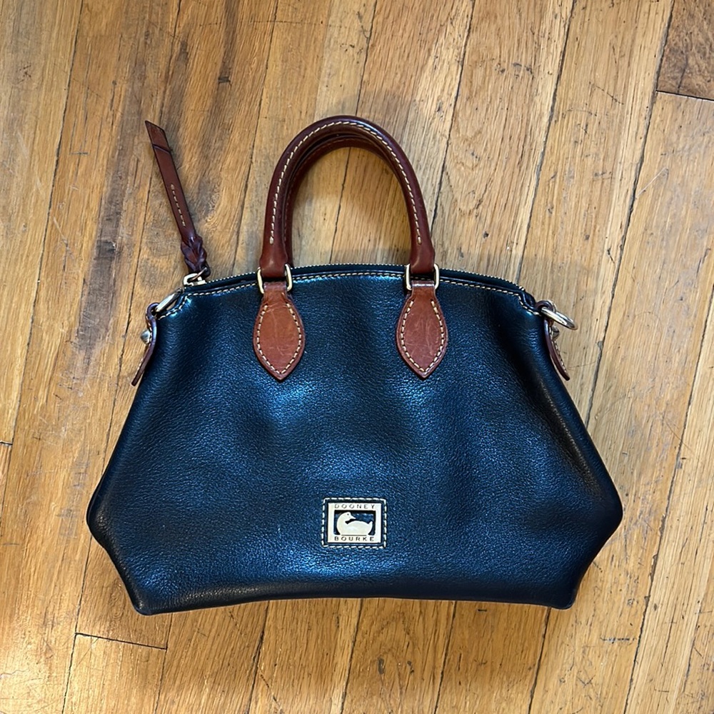 Dooney & Bourke black and brown small purse